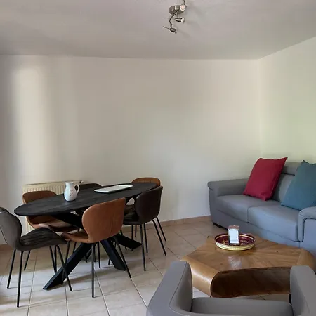 Lejlighed Rez De Jardin Avec Garage