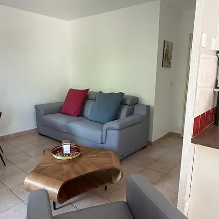 Rez De Jardin Avec Garage * 尼姆